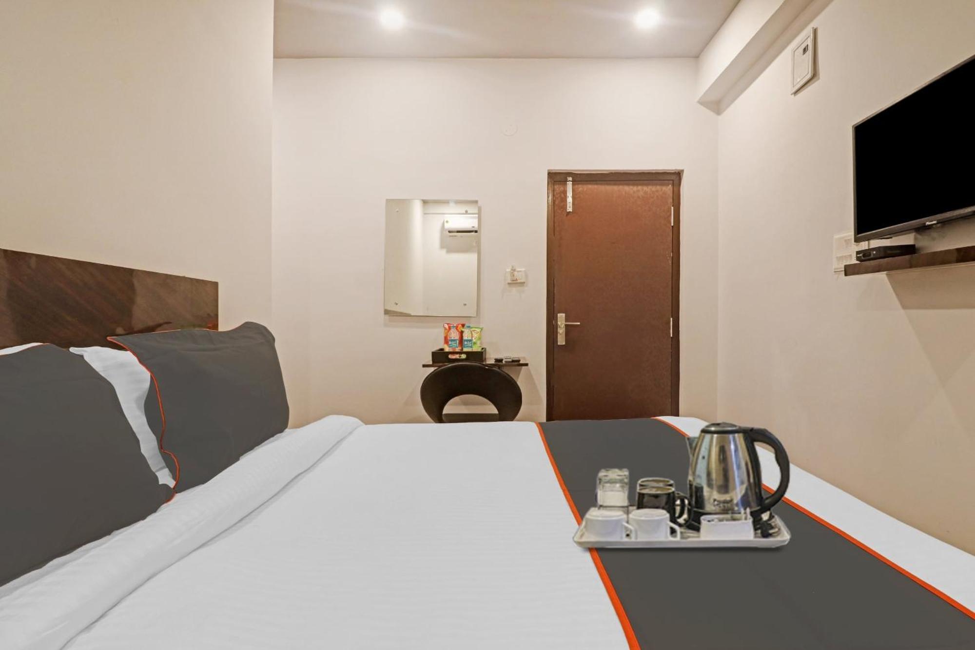 Super Townhouse Rcc Pristine Hotel Hyderabad Exterior photo