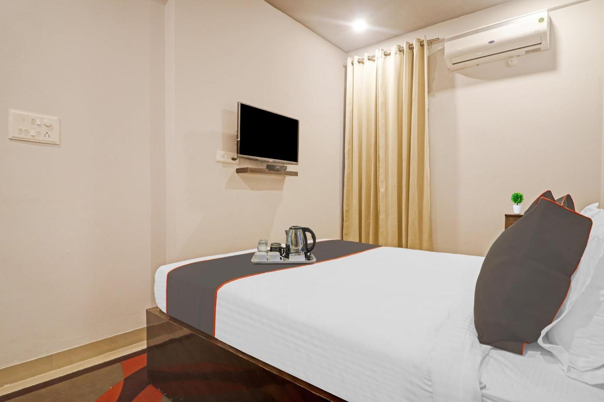 Super Townhouse Rcc Pristine Hotel Hyderabad Exterior photo