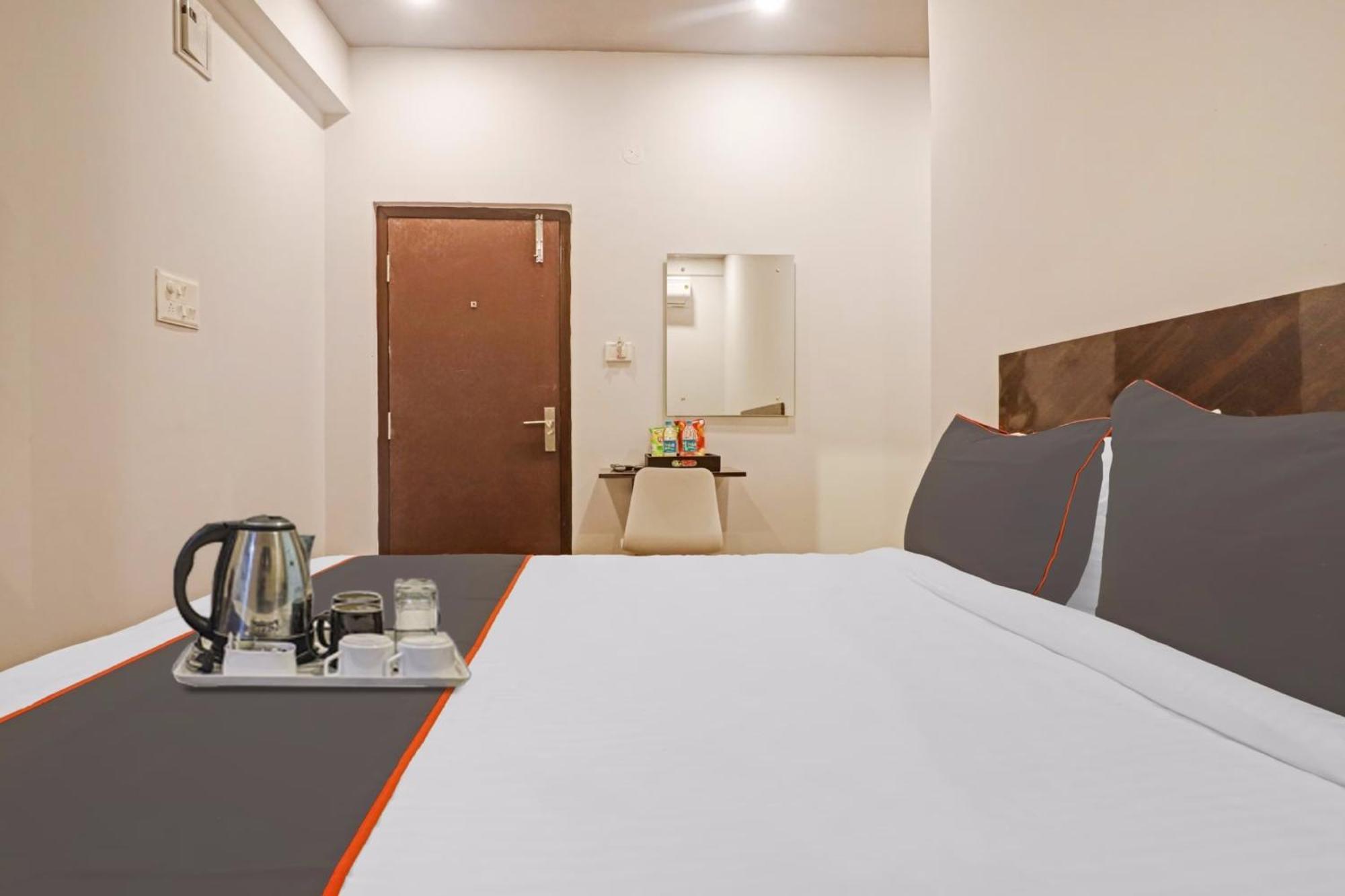 Super Townhouse Rcc Pristine Hotel Hyderabad Exterior photo