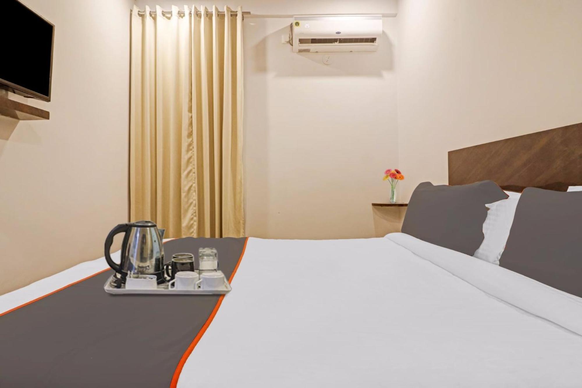 Super Townhouse Rcc Pristine Hotel Hyderabad Exterior photo