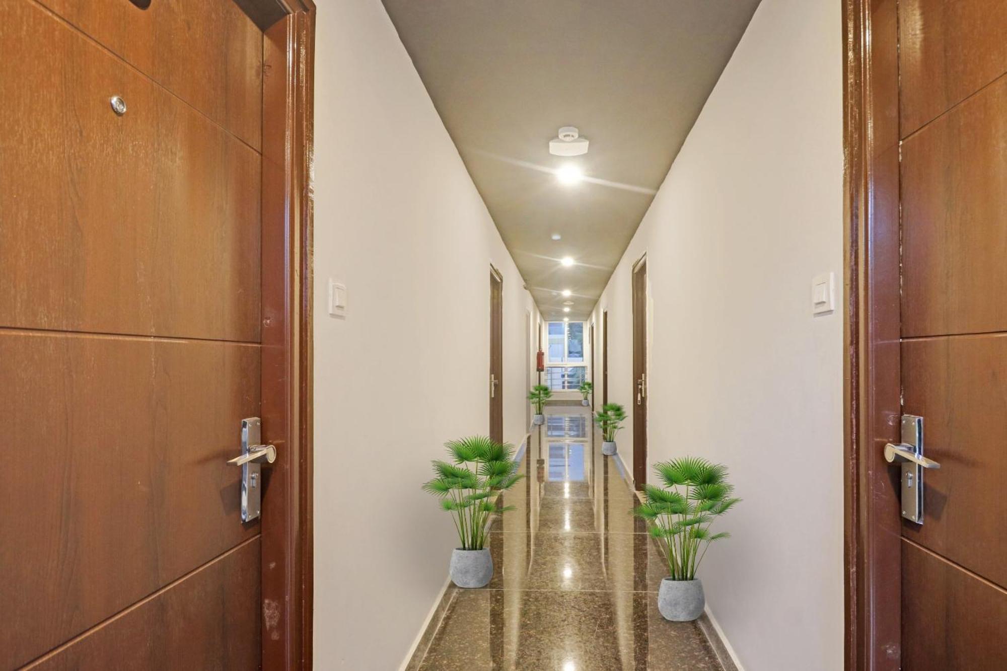 Super Townhouse Rcc Pristine Hotel Hyderabad Exterior photo