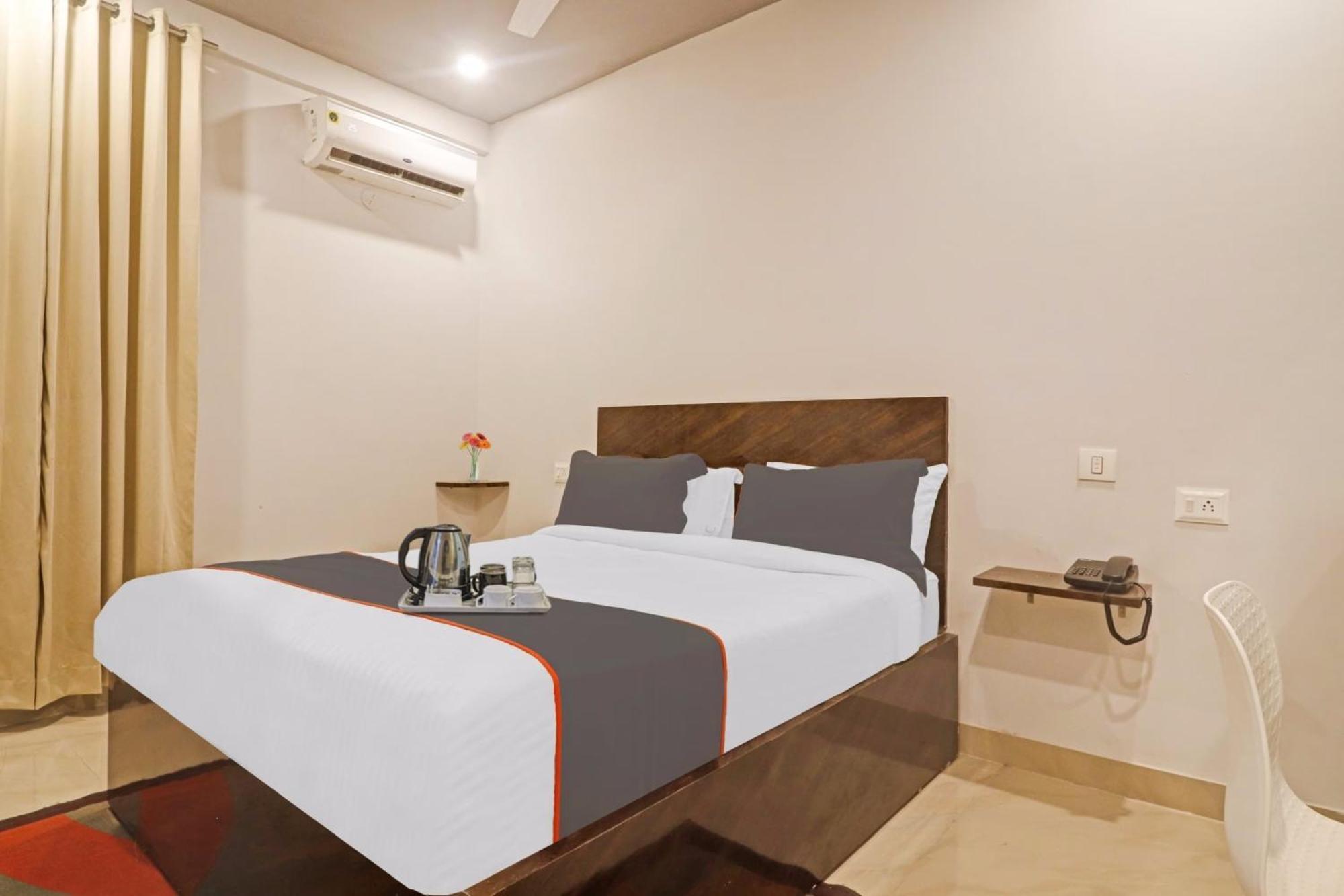 Super Townhouse Rcc Pristine Hotel Hyderabad Exterior photo