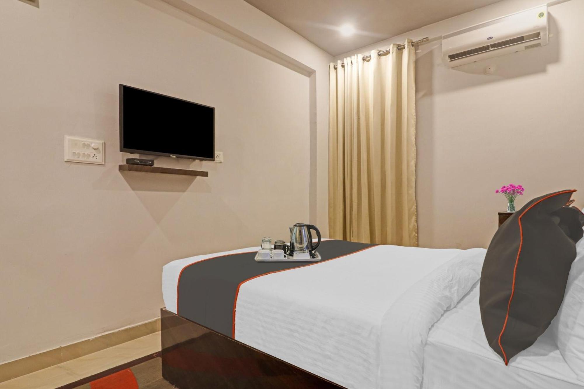 Super Townhouse Rcc Pristine Hotel Hyderabad Exterior photo